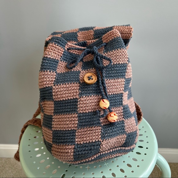 Crochet Checkered Mini Backpack Y2K aesthetic dusty blue Handmade - Picture 5 of 8